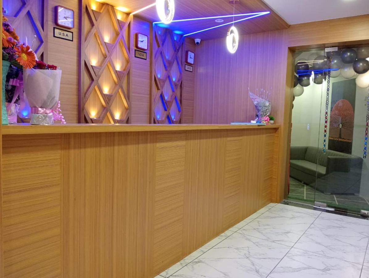 Hotel Arts International Мумбай Екстериор снимка