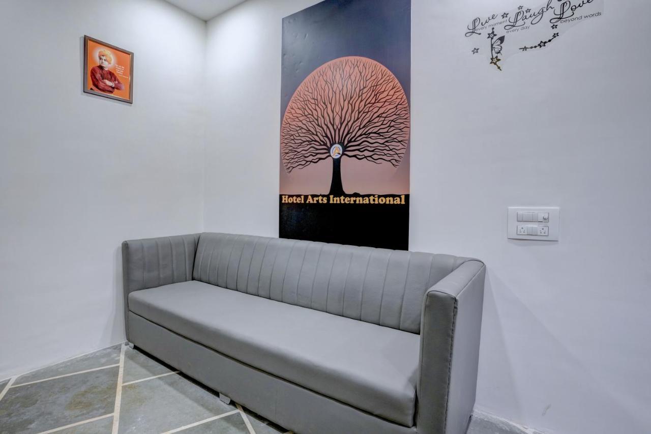 Hotel Arts International Мумбай Екстериор снимка