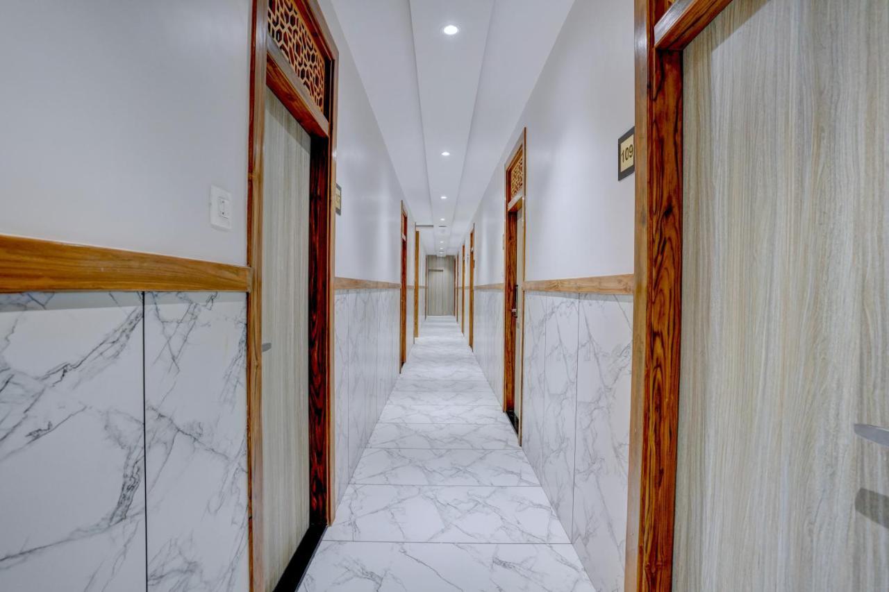 Hotel Arts International Мумбай Екстериор снимка
