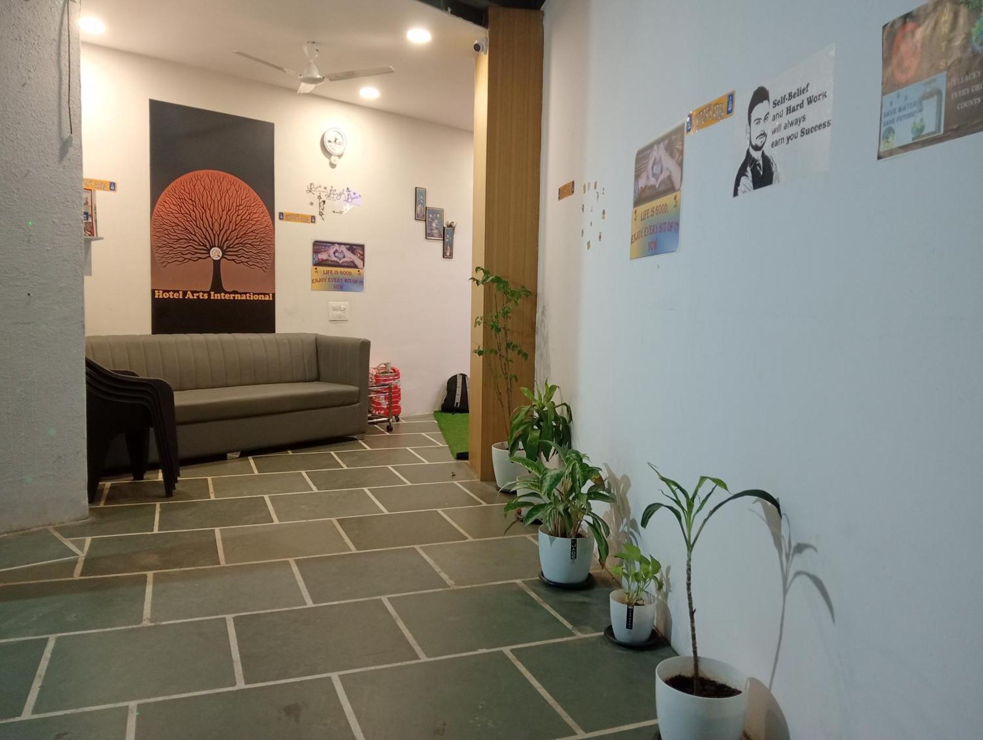 Hotel Arts International Мумбай Екстериор снимка
