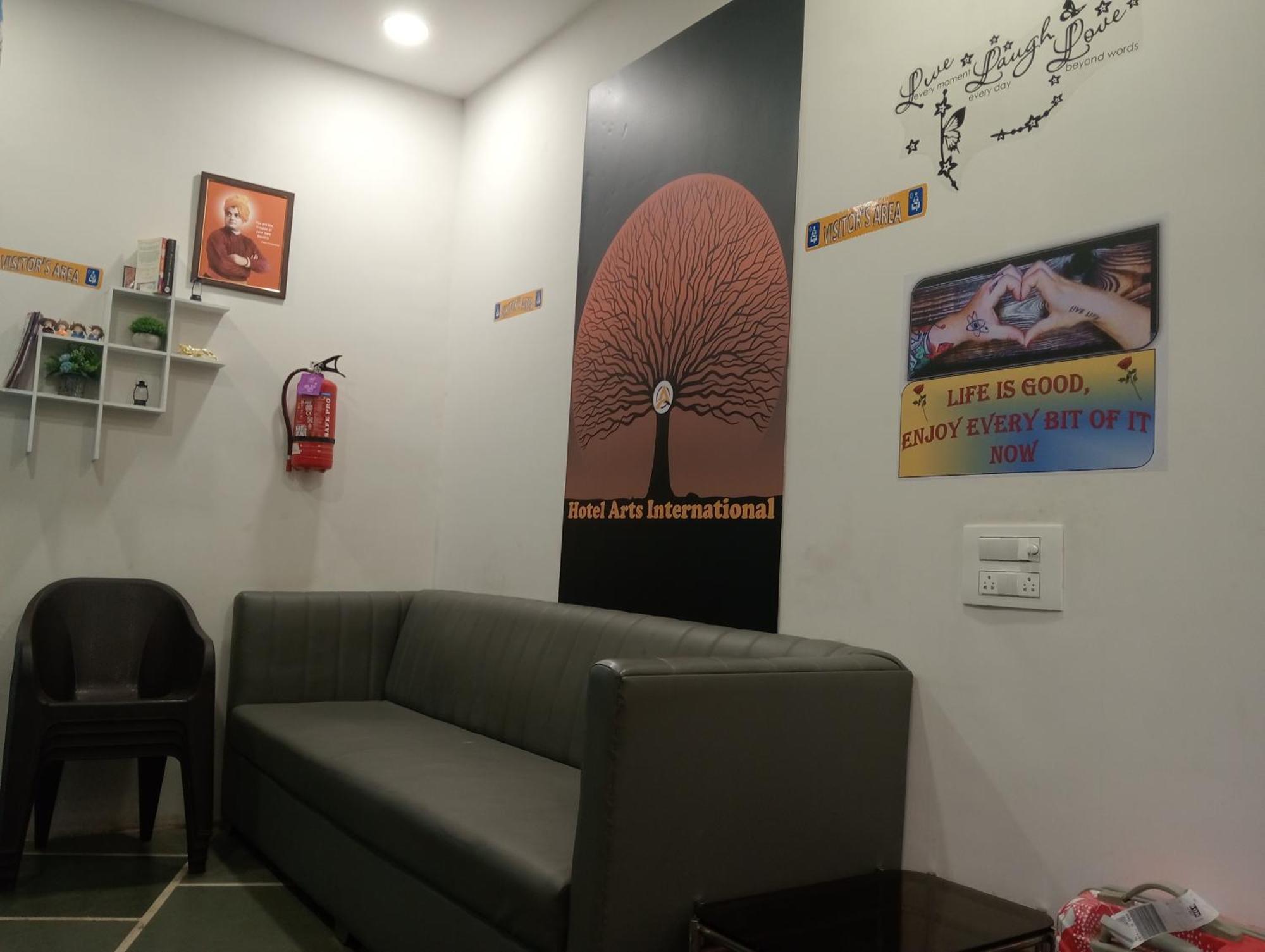 Hotel Arts International Мумбай Екстериор снимка