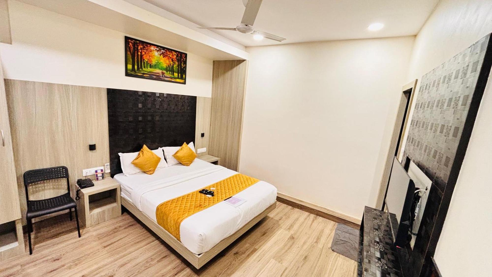 Hotel Arts International Мумбай Екстериор снимка